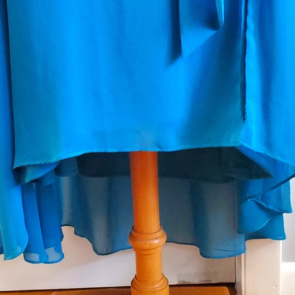 Elegant but Simple Teal Chiffon Dress - Picture 3 of 6